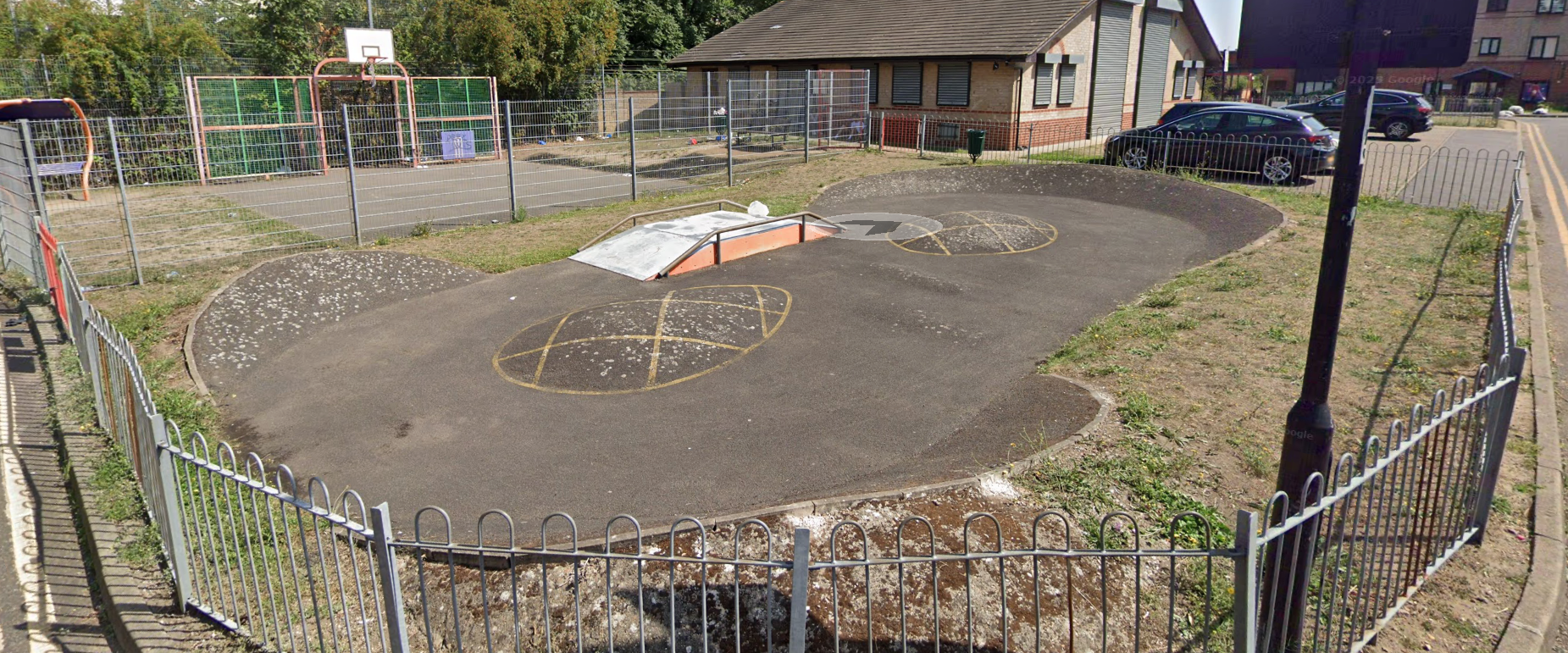 weird small Skatepark